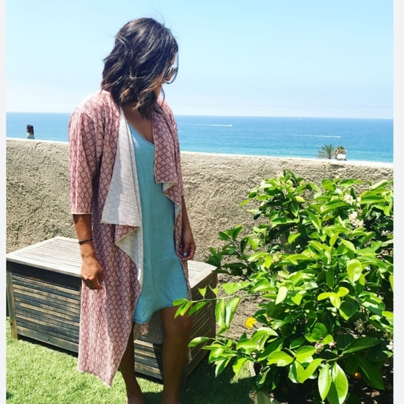 LuLaRoe Other - LulaRoe Pink & White Shirley Kimono